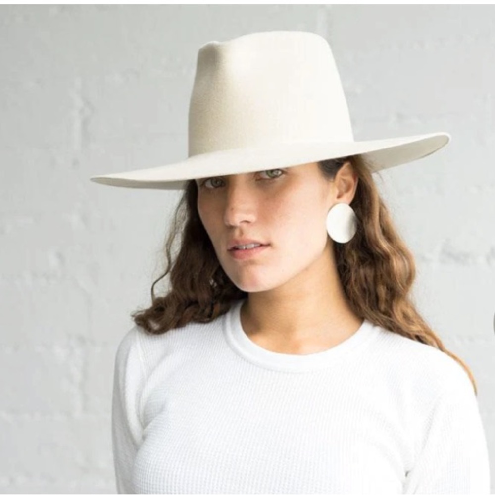 Reinhard Plank Nana hat